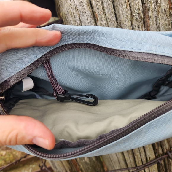 Classic Mountain Equipment coop fanny pack - Picture 3 of 4